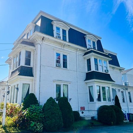 Le Chateau Du Lac Magog Екстериор снимка