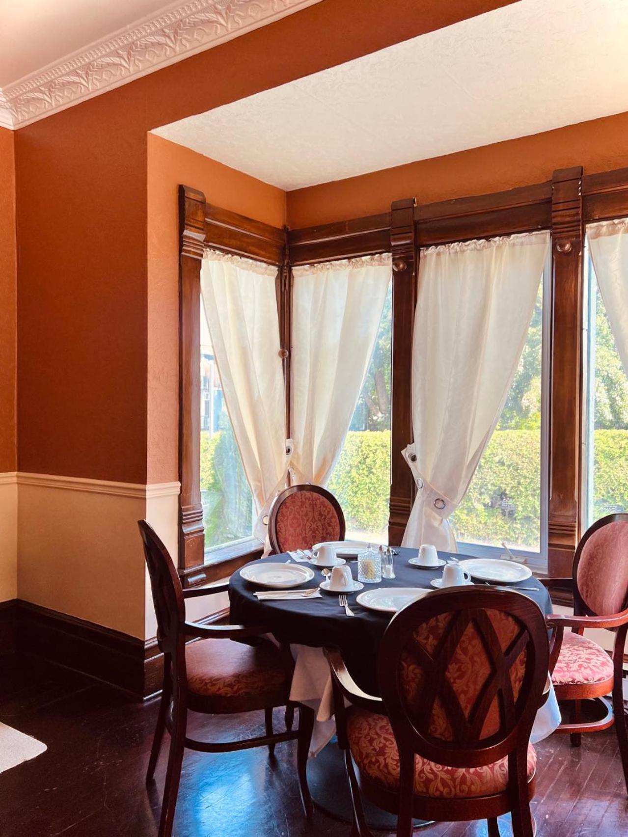Le Chateau Du Lac Magog Екстериор снимка