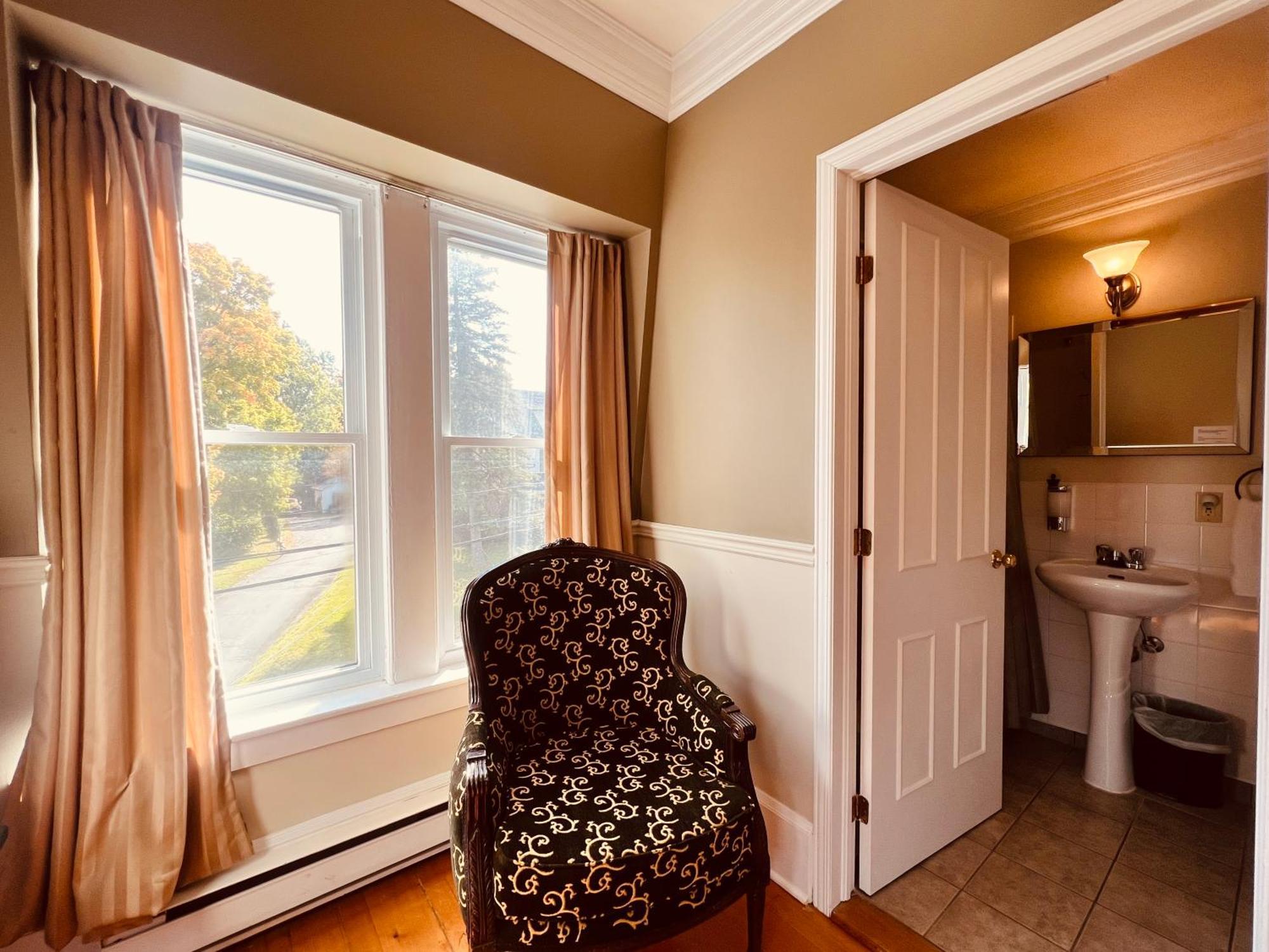 Le Chateau Du Lac Magog Екстериор снимка